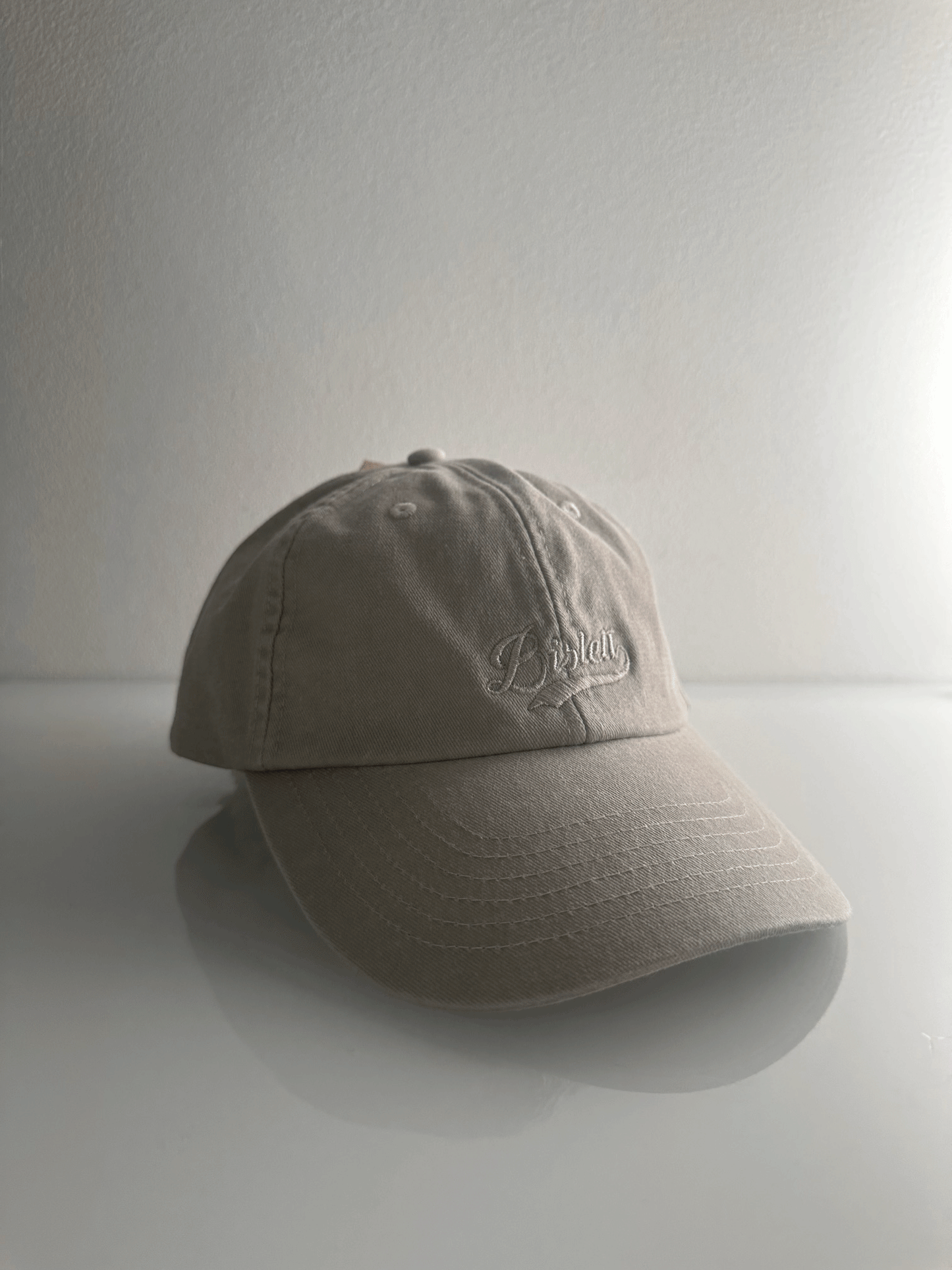 Caps - Sand med Bislett