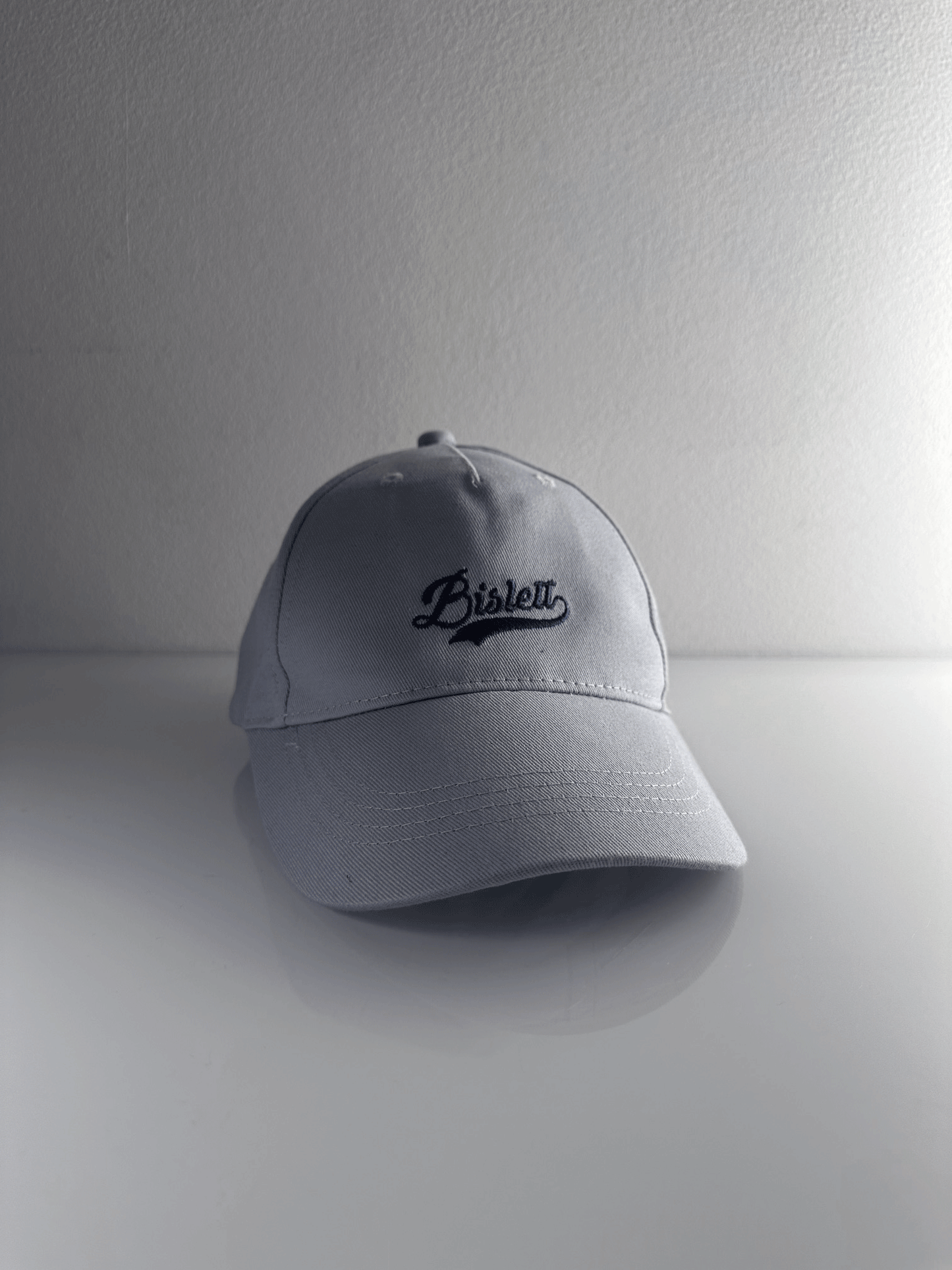 Caps - Lys blå med Bislett